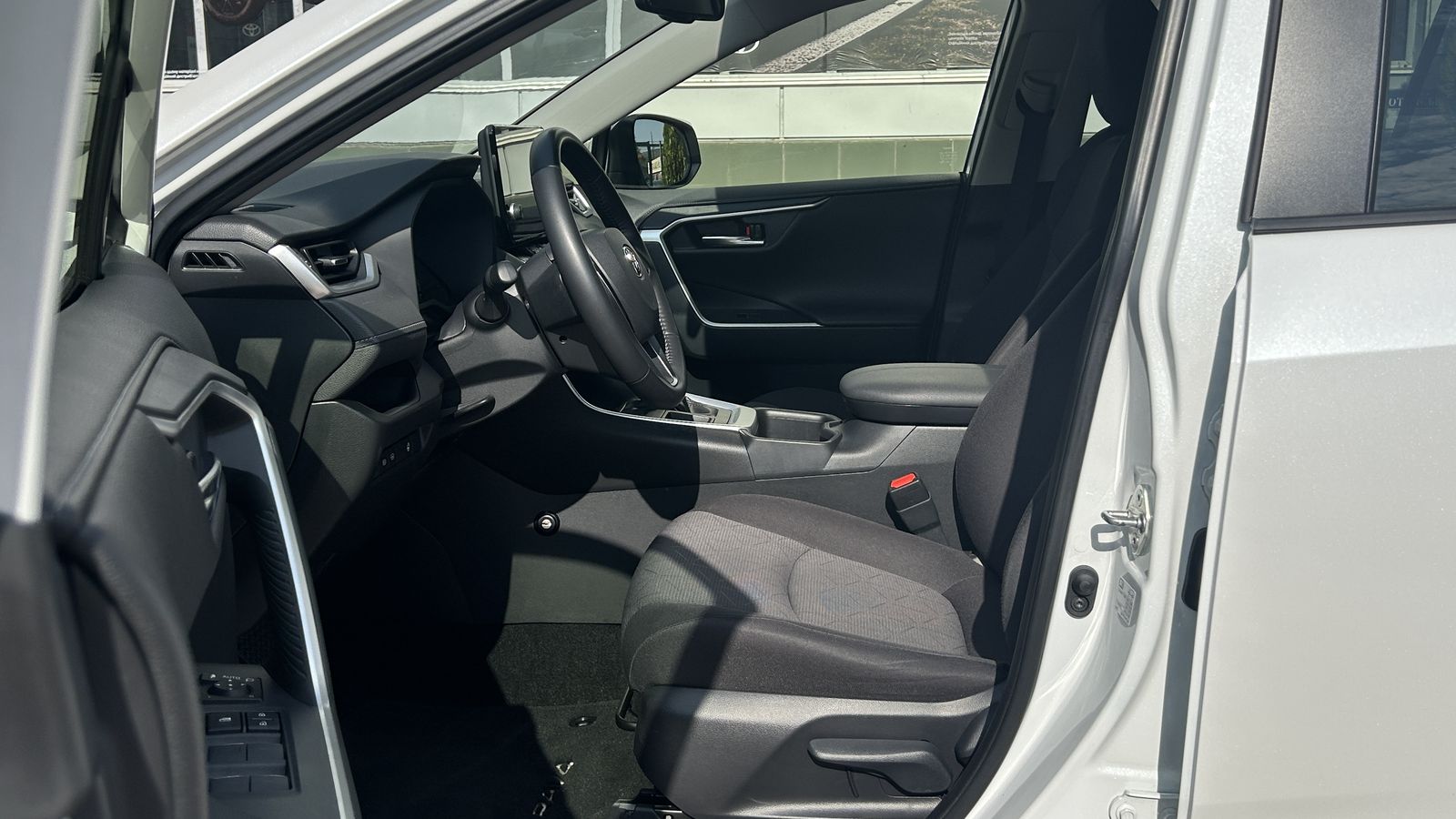 Toyota RAV4 2022 року, Універсал, Тойота Центр Чернівці "Олімп-Моторс", м.Чернівці | Фото № 12 Toyota RAV4 2022 року з пробігом 96676 км, Універсал, Тойота Центр Чернівці "Олімп-Моторс", м.Чернівці - 1260000 ГРН | Фото № 12