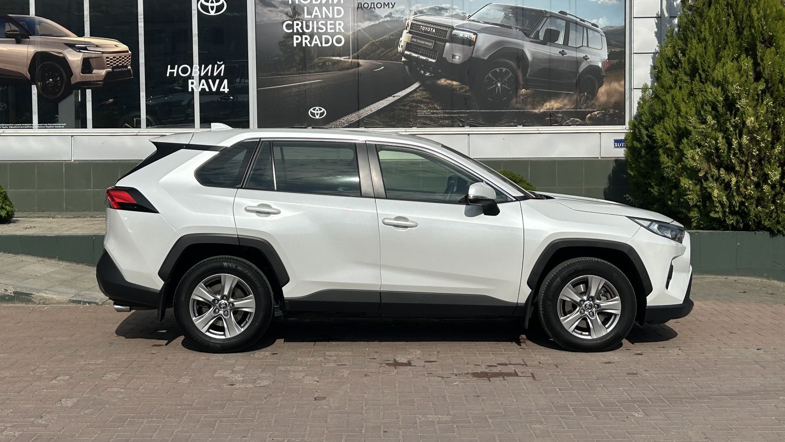 Toyota RAV4 2022 року, Універсал, Тойота Центр Чернівці "Олімп-Моторс", м.Чернівці | Фото № 17 Toyota RAV4 2022 року з пробігом 96676 км, Універсал, Тойота Центр Чернівці "Олімп-Моторс", м.Чернівці - 1260000 ГРН | Фото № 17