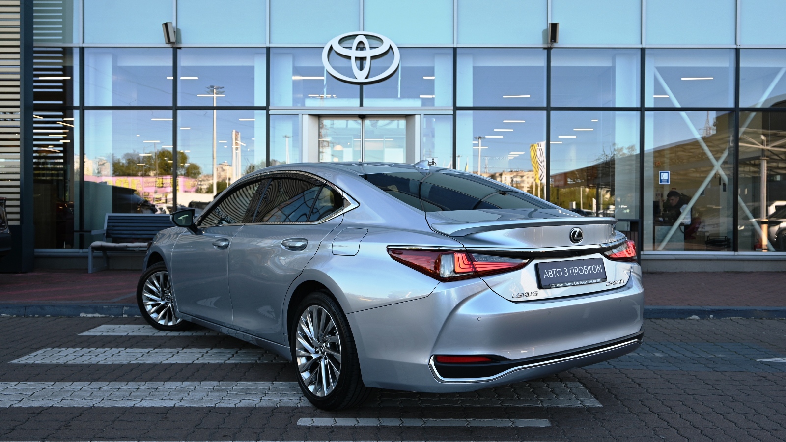 Lexus ES 2023 року з пробігом 17994 км, Седан, Тойота Центр Київ "Сіті Плаза", м.Київ - 2307200 ГРН | Фото № 2