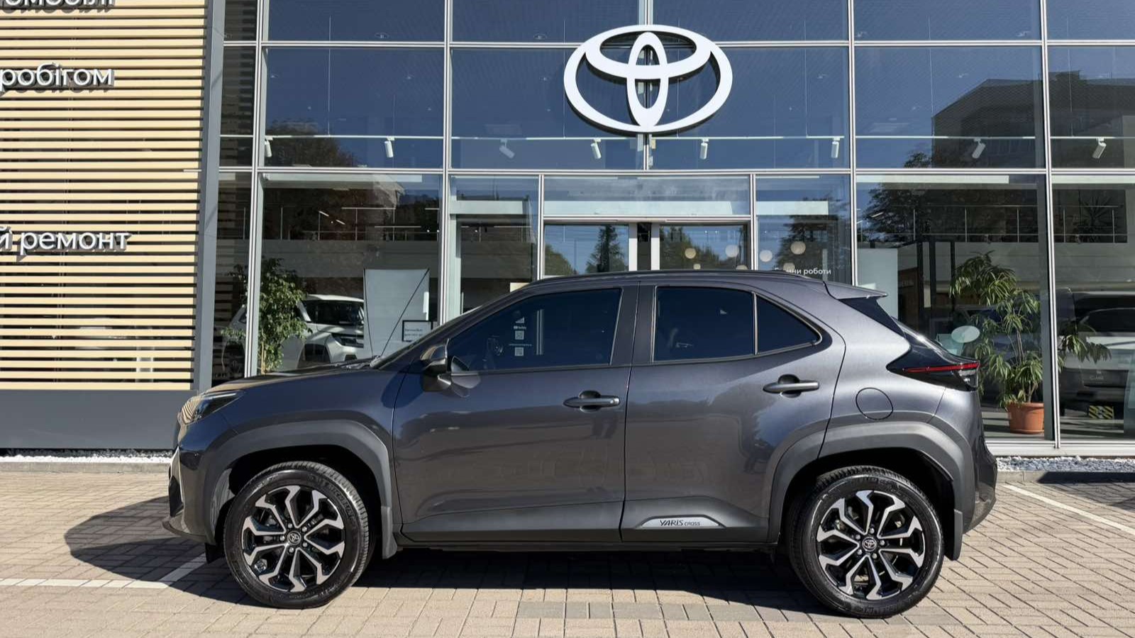 Toyota YARIS CROSS 2025 року, Хетчбек, Тойота Центр Луцьк "Автоконцепт", м.Луцьк | Фото № 3 Toyota YARIS CROSS 2025 року з пробігом 12000 км, Хетчбек, Тойота Центр Луцьк "Автоконцепт", м.Луцьк - 1270000 ГРН | Фото № 3