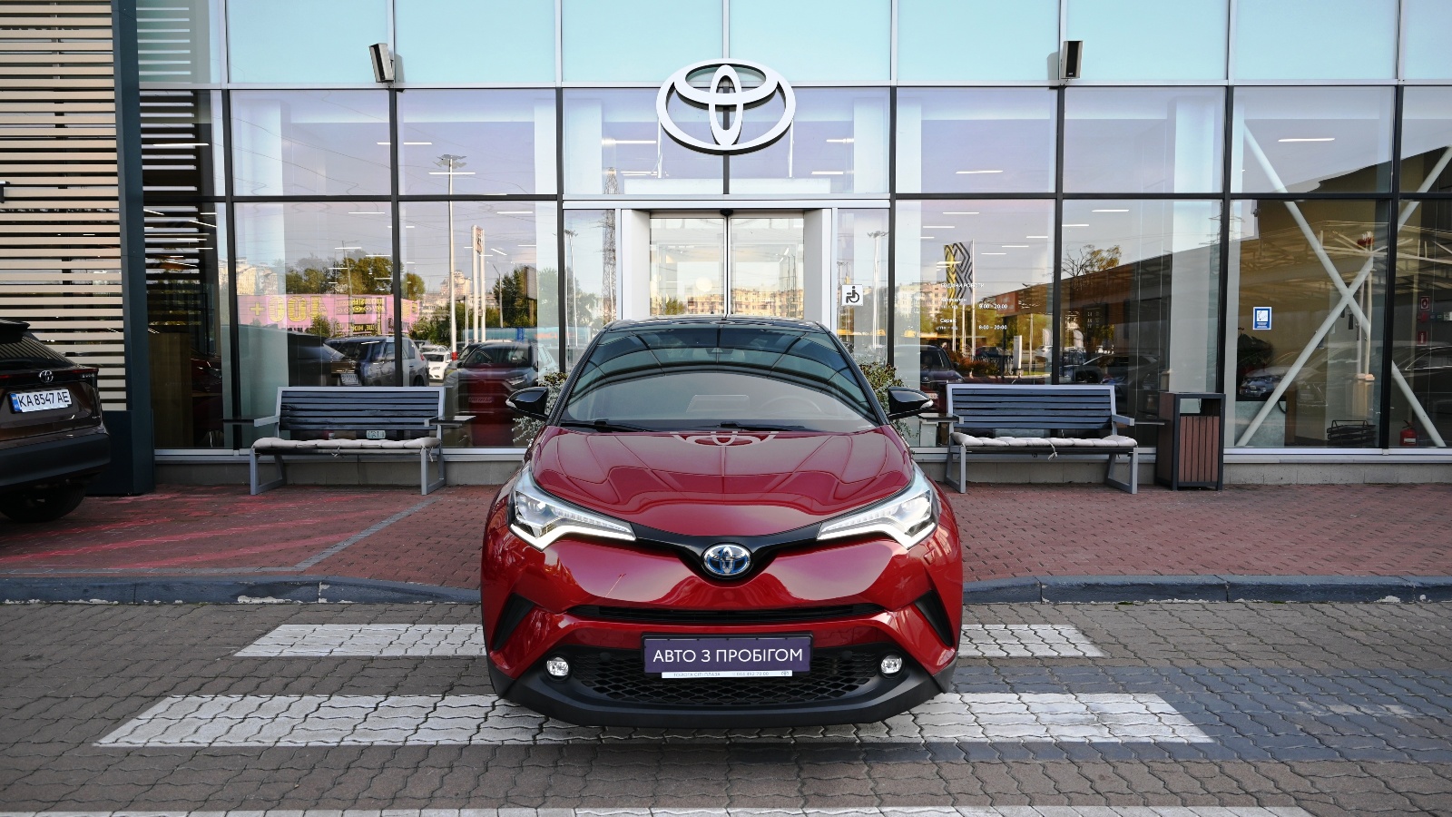 Toyota C-HR 2019 року, Хетчбек, Тойота Центр Київ "Сіті Плаза", м.Київ | Фото № 5 Toyota C-HR 2019 року з пробігом 90424 км, Хетчбек, Тойота Центр Київ "Сіті Плаза", м.Київ - 934230 ГРН | Фото № 5