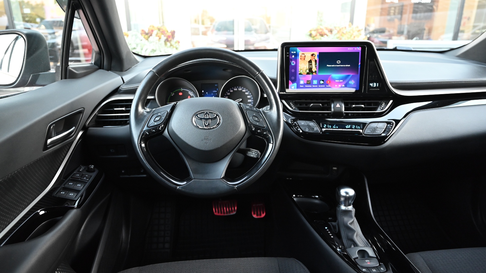 Toyota C-HR 2019 року, Хетчбек, Тойота Центр Київ "Сіті Плаза", м.Київ | Фото № 9 Toyota C-HR 2019 року з пробігом 90424 км, Хетчбек, Тойота Центр Київ "Сіті Плаза", м.Київ - 934230 ГРН | Фото № 9