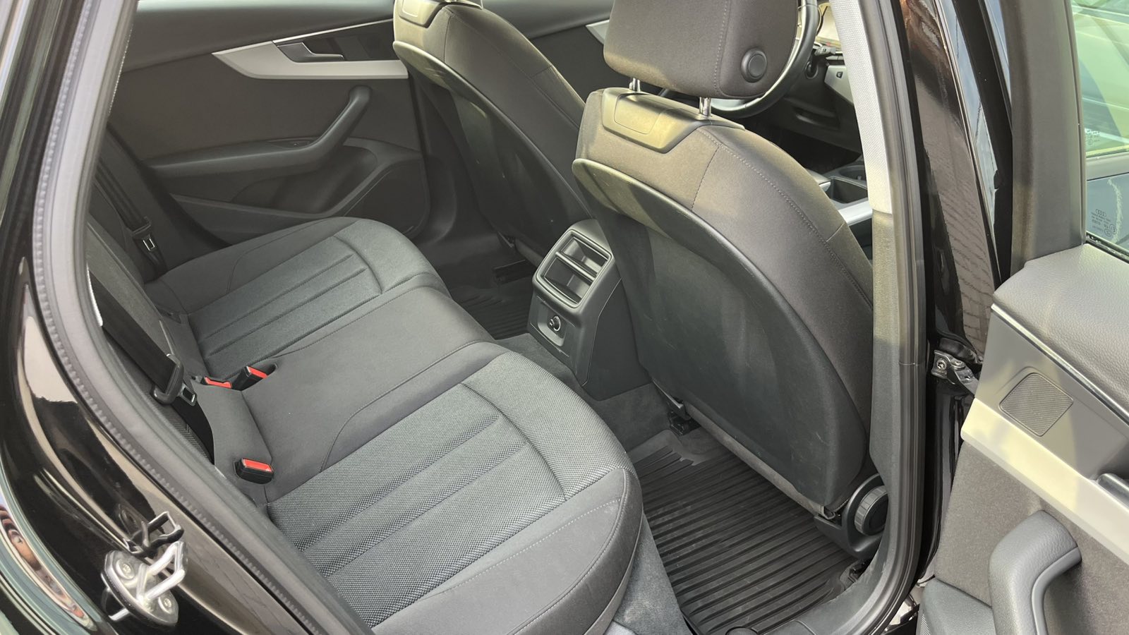 Інші авто AUDI A4 2021 року, Седан, Тойота Центр Хмельницький "Гранд Мотор", м.Хмельницький | Фото № 6 Інші авто AUDI A4 2021 року з пробігом 61050 км, Седан, Тойота Центр Хмельницький "Гранд Мотор", м.Хмельницький - 1110000 ГРН | Фото № 6