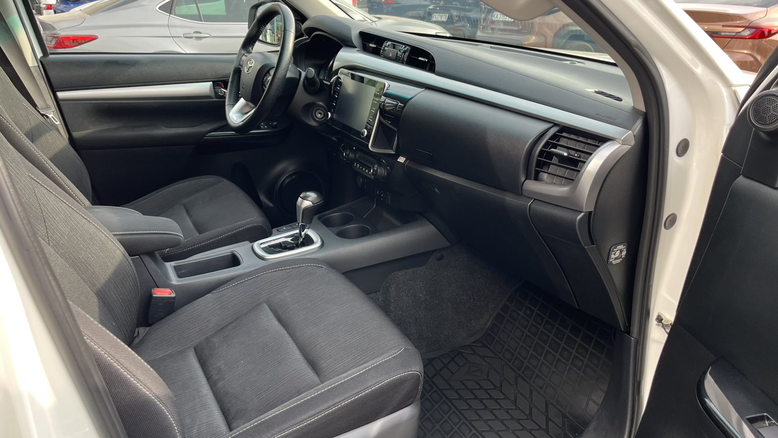 Toyota HILUX 2023 року, Пікап, Тойота Центр Хмельницький "Гранд Мотор", м.Хмельницький | Фото № 6 Toyota HILUX 2023 року з пробігом 195558 км, Пікап, Тойота Центр Хмельницький "Гранд Мотор", м.Хмельницький - 1665000 ГРН | Фото № 6