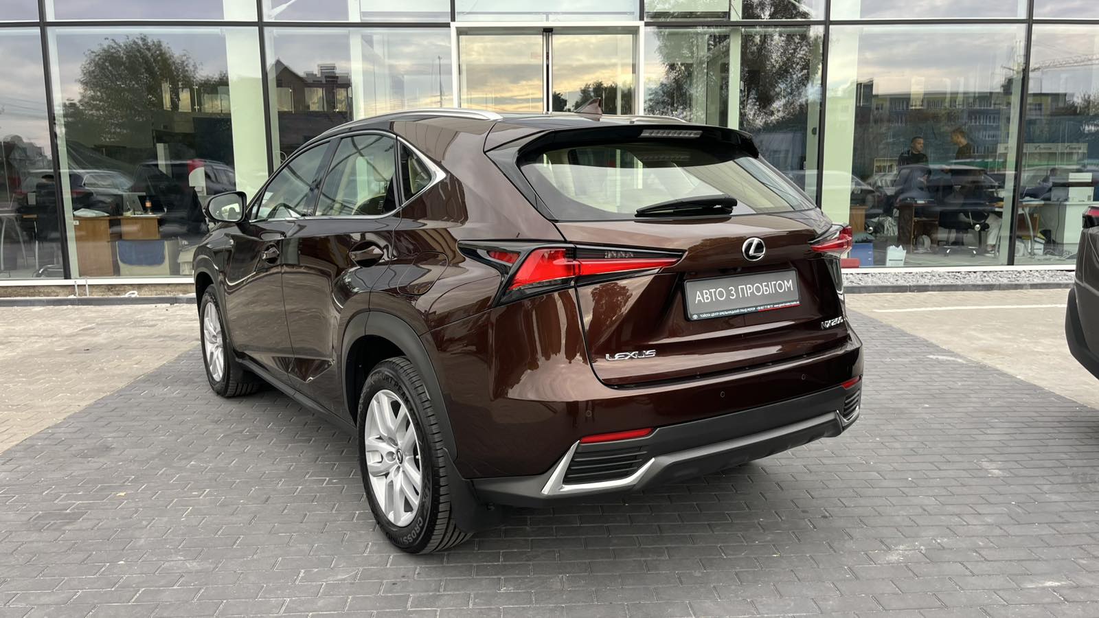 Lexus NX 2017 року з пробігом 85369 км, Хетчбек, Тойота Центр Хмельницький "Гранд Мотор", м.Хмельницький - 1118010 ГРН | Фото № 2