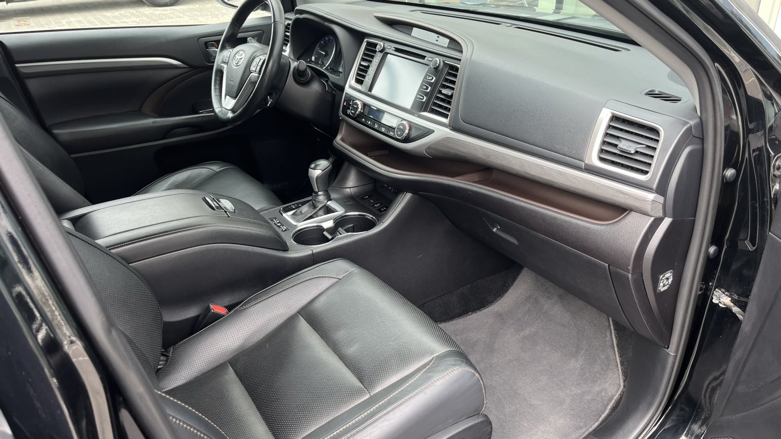 Toyota HIGHLANDER 2019 року, Універсал, Тойота Центр Хмельницький "Гранд Мотор", м.Хмельницький | Фото № 6 Toyota HIGHLANDER 2019 року з пробігом 179502 км, Універсал, Тойота Центр Хмельницький "Гранд Мотор", м.Хмельницький - 1359000 ГРН | Фото № 6