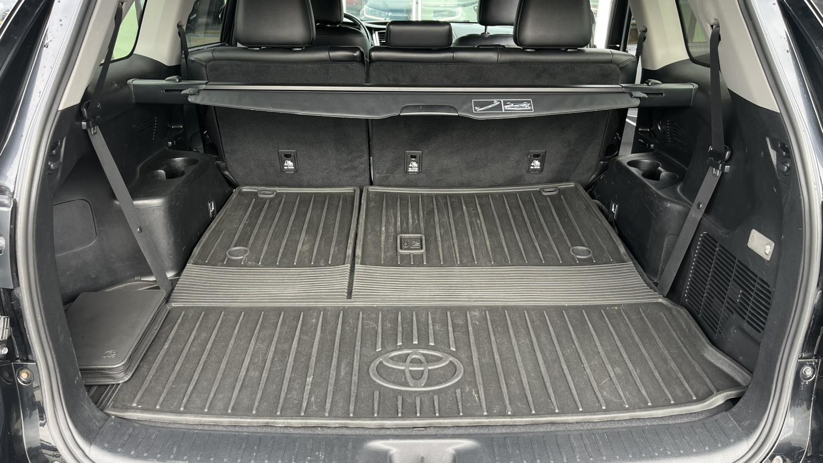 Toyota HIGHLANDER 2019 року, Універсал, Тойота Центр Хмельницький "Гранд Мотор", м.Хмельницький | Фото № 10 Toyota HIGHLANDER 2019 року з пробігом 179502 км, Універсал, Тойота Центр Хмельницький "Гранд Мотор", м.Хмельницький - 1359000 ГРН | Фото № 10