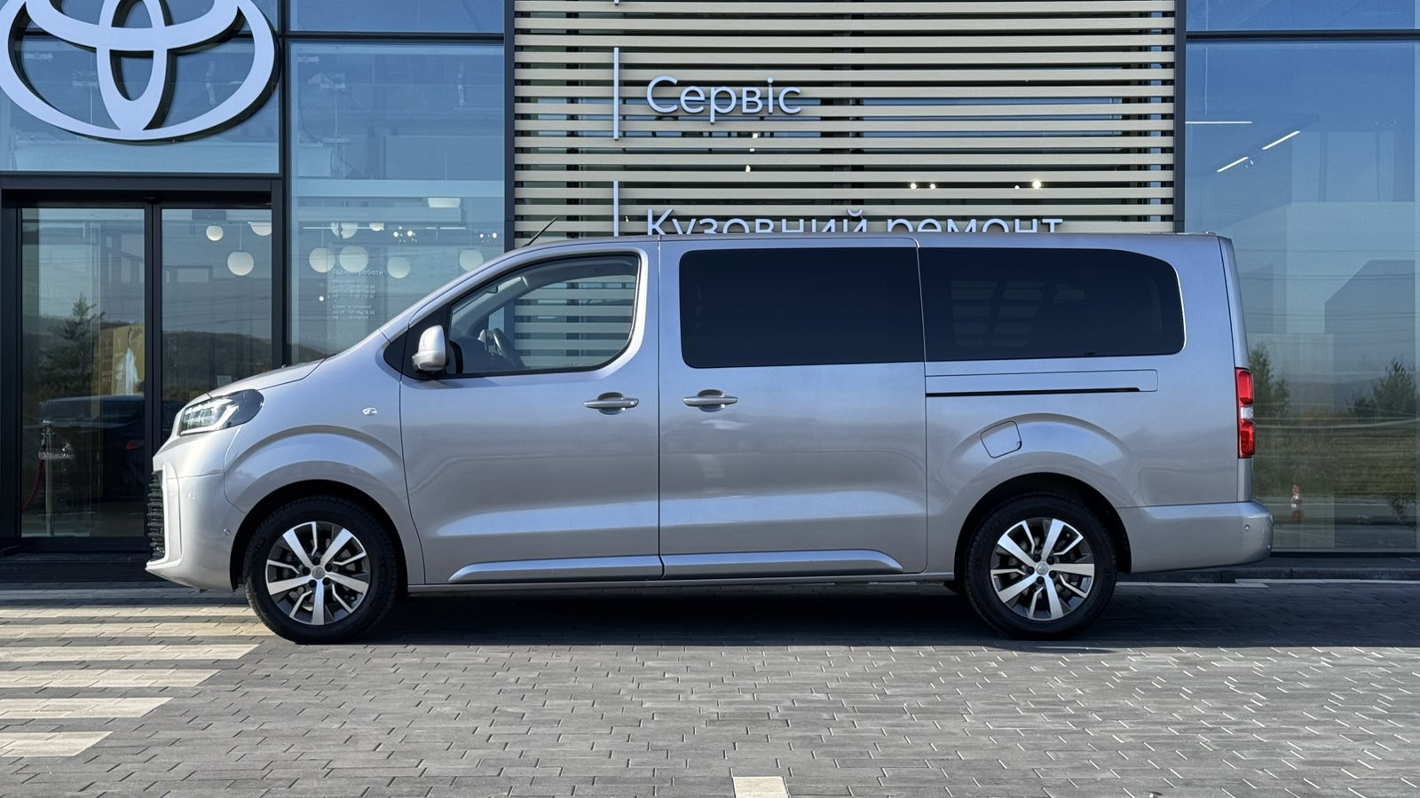 Toyota PROACE VERSO 2024 року, Мінівен, Тойота Центр Ужгород "Карат Мотор", м.Ужгород | Фото № 3 Toyota PROACE VERSO 2024 року з пробігом 37764 км, Мінівен, Тойота Центр Ужгород "Карат Мотор", м.Ужгород - 2227500 ГРН | Фото № 3