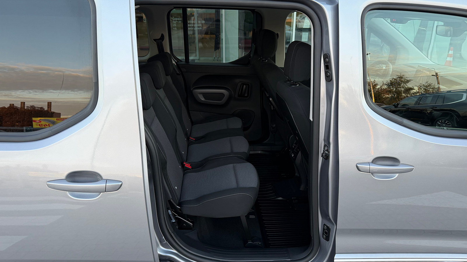 Toyota PROACE CITY VERSO 2024 року, Мінівен, Тойота Центр Рівне "Агат Авто", м.Рівне | Фото № 7 Toyota PROACE CITY VERSO 2024 року з пробігом 192 км, Мінівен, Тойота Центр Рівне "Агат Авто", м.Рівне - 1420160 ГРН | Фото № 7