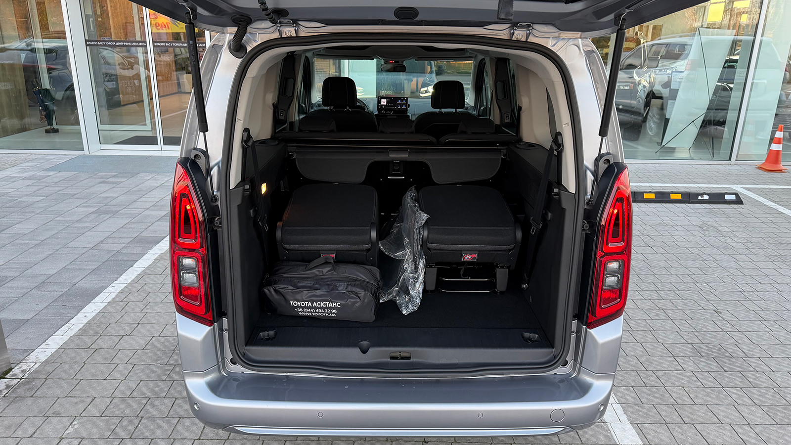 Toyota PROACE CITY VERSO 2024 року, Мінівен, Тойота Центр Рівне "Агат Авто", м.Рівне | Фото № 10 Toyota PROACE CITY VERSO 2024 року з пробігом 192 км, Мінівен, Тойота Центр Рівне "Агат Авто", м.Рівне - 1420160 ГРН | Фото № 10