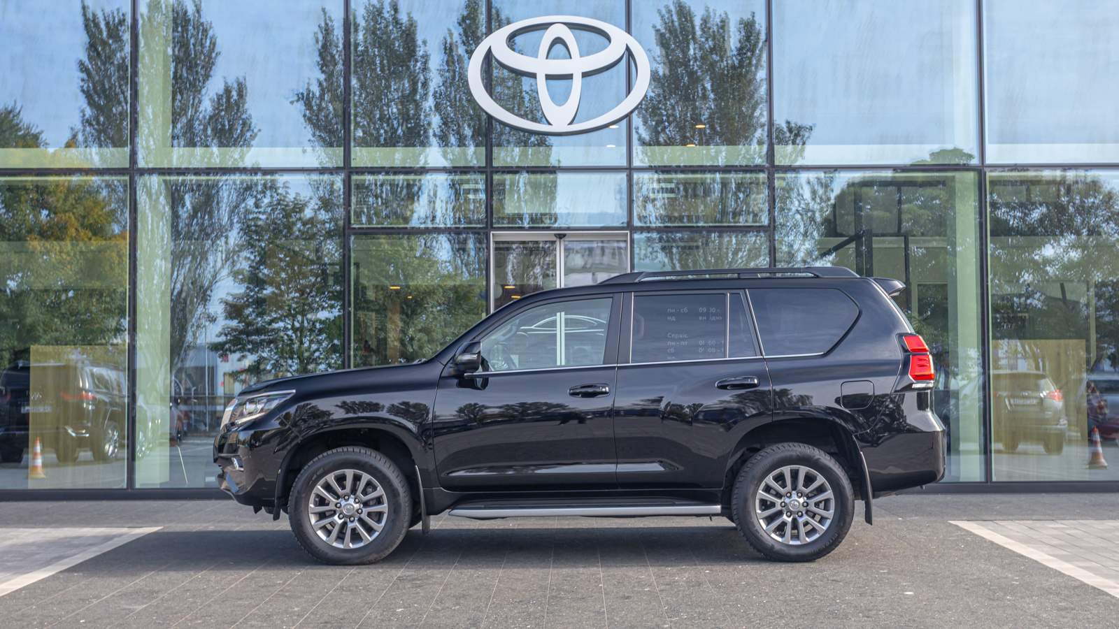 Toyota LAND CRUISER PRADO 2018 року, Універсал, Тойота Центр Дніпро "Алмаз Мотор" на Запорізькому шосе, м.Дніпро | Фото № 3 Toyota LAND CRUISER PRADO 2018 року з пробігом 72208 км, Універсал, Тойота Центр Дніпро "Алмаз Мотор" на Запорізькому шосе, м.Дніпро - 1890000 ГРН | Фото № 3
