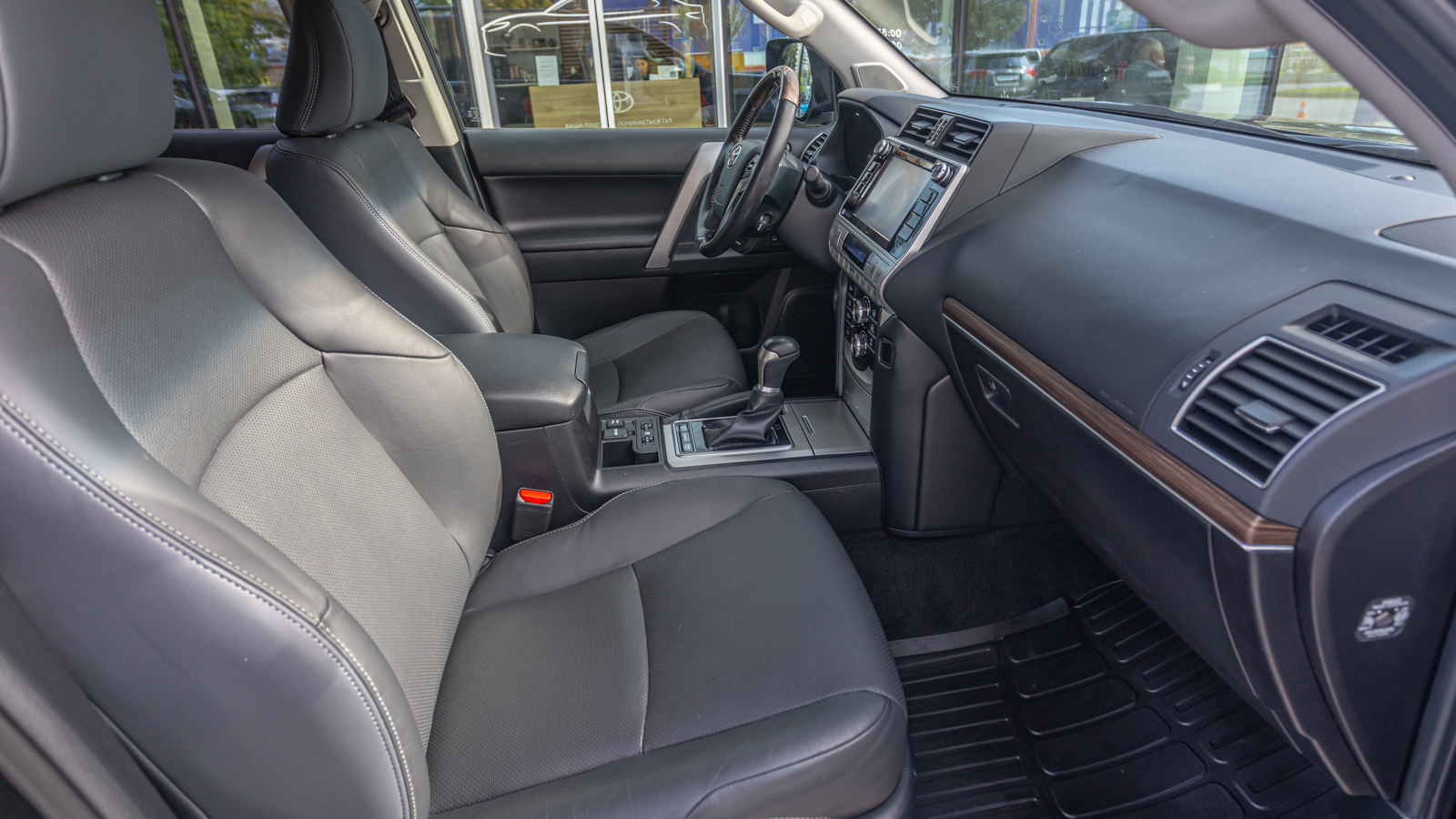 Toyota LAND CRUISER PRADO 2018 року, Універсал, Тойота Центр Дніпро "Алмаз Мотор" на Запорізькому шосе, м.Дніпро | Фото № 6 Toyota LAND CRUISER PRADO 2018 року з пробігом 72208 км, Універсал, Тойота Центр Дніпро "Алмаз Мотор" на Запорізькому шосе, м.Дніпро - 1890000 ГРН | Фото № 6