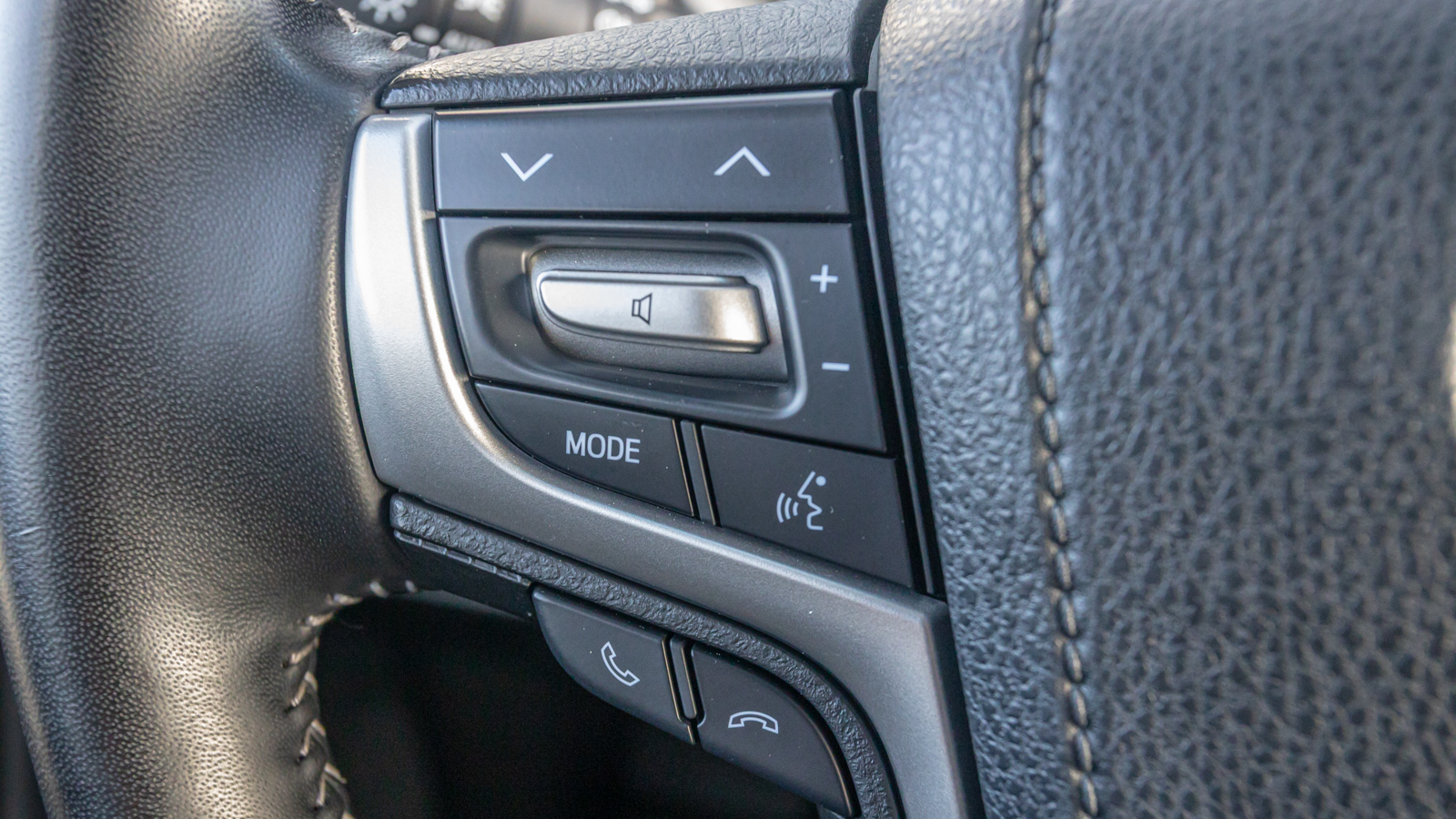 Toyota LAND CRUISER PRADO 2018 року, Універсал, Тойота Центр Дніпро "Алмаз Мотор" на Запорізькому шосе, м.Дніпро | Фото № 29 Toyota LAND CRUISER PRADO 2018 року з пробігом 72208 км, Універсал, Тойота Центр Дніпро "Алмаз Мотор" на Запорізькому шосе, м.Дніпро - 1890000 ГРН | Фото № 29