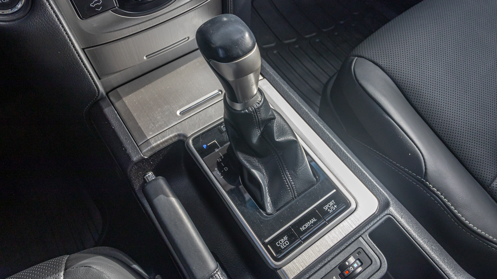 Toyota LAND CRUISER PRADO 2018 року, Універсал, Тойота Центр Дніпро "Алмаз Мотор" на Запорізькому шосе, м.Дніпро | Фото № 33 Toyota LAND CRUISER PRADO 2018 року з пробігом 72208 км, Універсал, Тойота Центр Дніпро "Алмаз Мотор" на Запорізькому шосе, м.Дніпро - 1890000 ГРН | Фото № 33