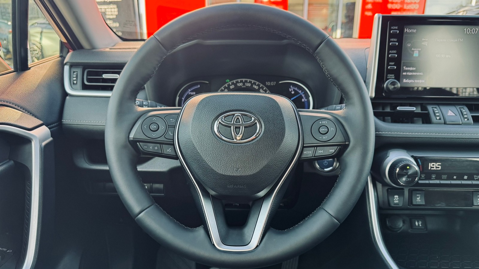 Toyota RAV4 2019 року, Універсал, Тойота Центр Івано-Франківськ "Класик-Авто", м.Івано-Франківськ | Фото № 13 Toyota RAV4 2019 року з пробігом 42912 км, Універсал, Тойота Центр Івано-Франківськ "Класик-Авто", м.Івано-Франківськ - 1332000 ГРН | Фото № 13