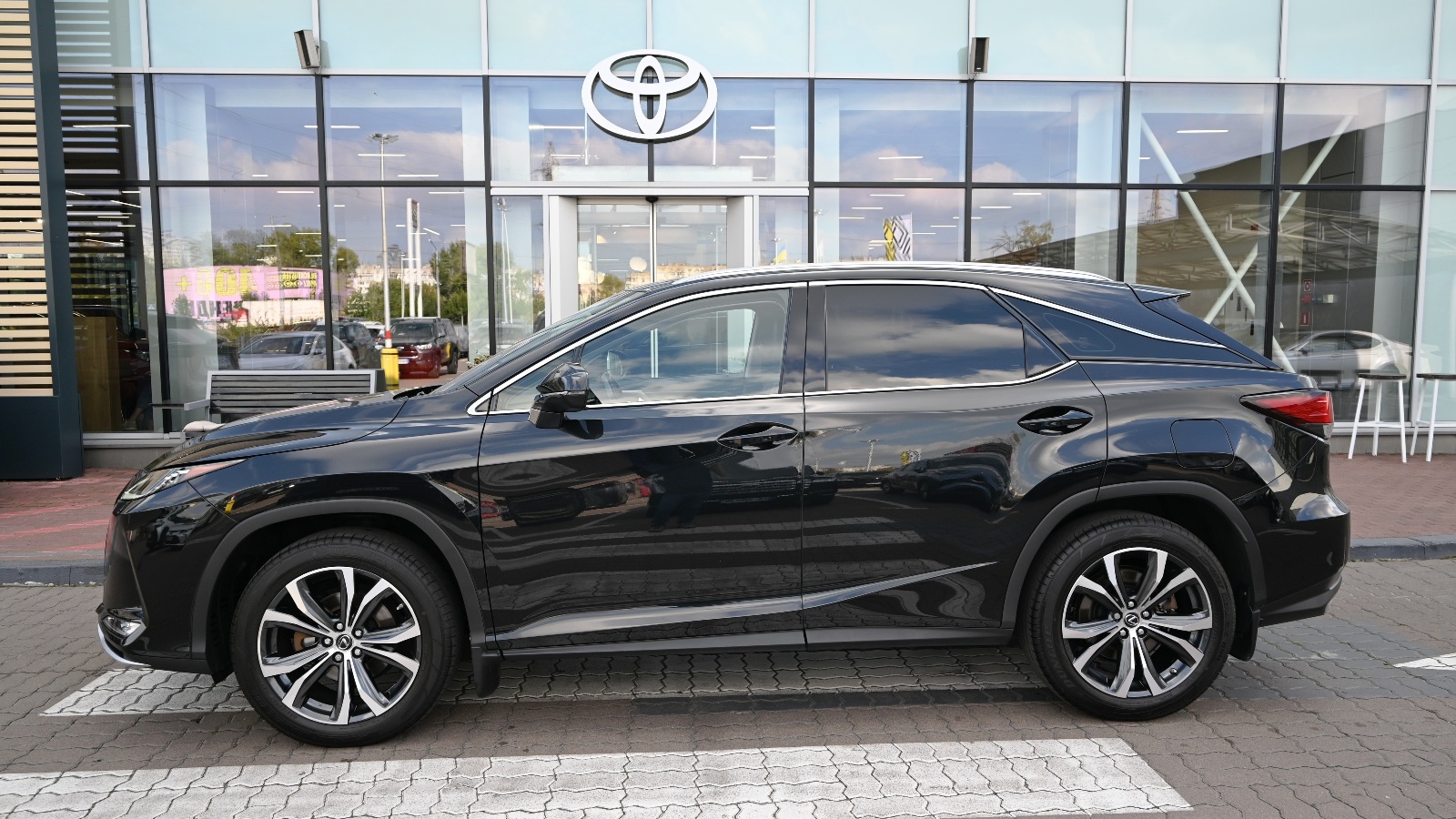 Lexus RX 2022 року, Універсал, Тойота Центр Київ "Сіті Плаза", м.Київ | Фото № 3 Lexus RX 2022 року з пробігом 43213 км, Універсал, Тойота Центр Київ "Сіті Плаза", м.Київ - 2212650 ГРН | Фото № 3