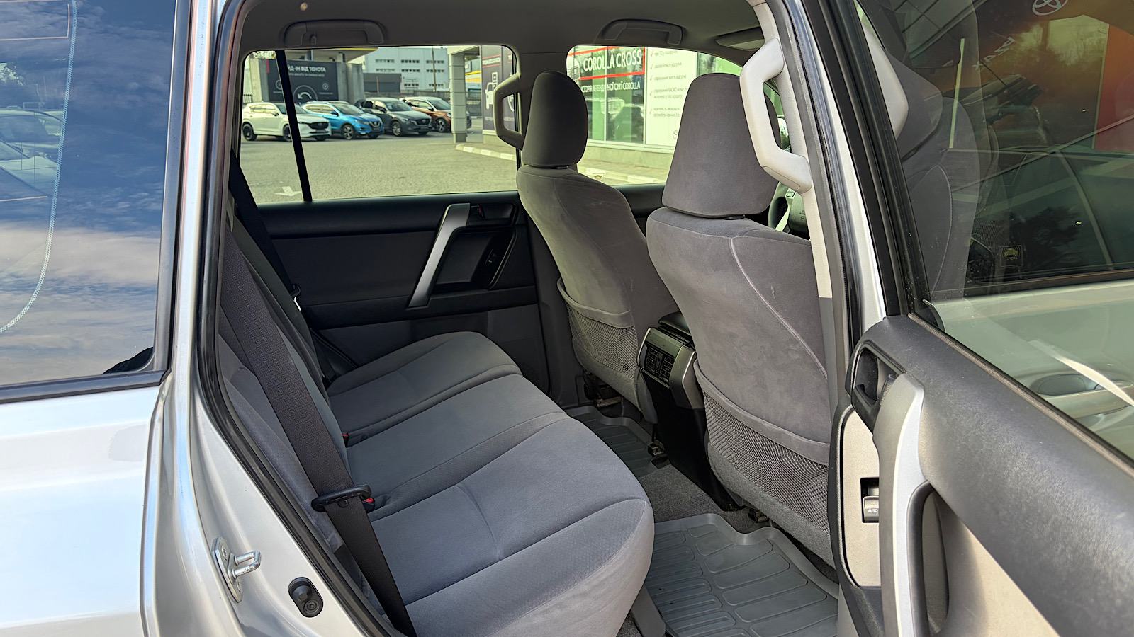 Toyota LAND CRUISER PRADO 2010 року, Універсал, Тойота Центр Запоріжжя "Восток Автомир", м.Запоріжжя | Фото № 7 Toyota LAND CRUISER PRADO 2010 року з пробігом 246691 км, Універсал, Тойота Центр Запоріжжя "Восток Автомир", м.Запоріжжя - 990000 ГРН | Фото № 7