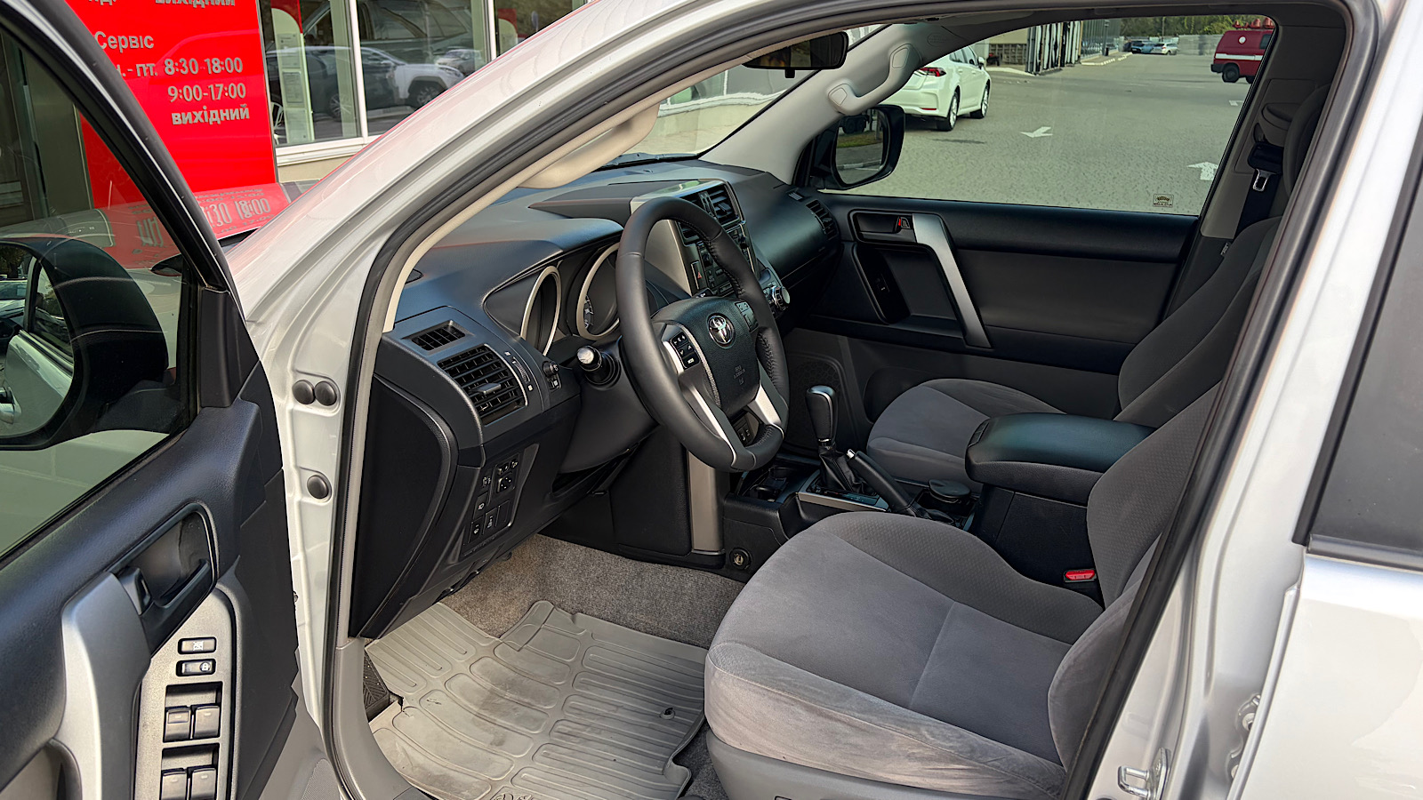 Toyota LAND CRUISER PRADO 2010 року, Універсал, Тойота Центр Запоріжжя "Восток Автомир", м.Запоріжжя | Фото № 12 Toyota LAND CRUISER PRADO 2010 року з пробігом 246691 км, Універсал, Тойота Центр Запоріжжя "Восток Автомир", м.Запоріжжя - 990000 ГРН | Фото № 12