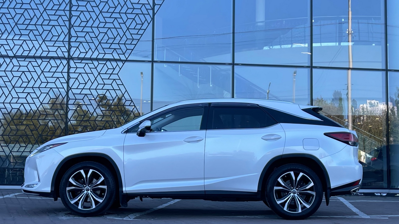 Lexus RX 2019 року, Універсал, Лексус Київ Захід, м.Київ | Фото № 3 Lexus RX 2019 року з пробігом 193100 км, Універсал, Лексус Київ Захід, м.Київ - 1800000 ГРН | Фото № 3