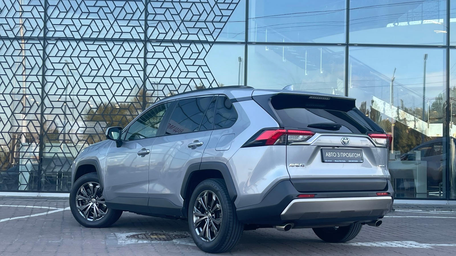 Toyota RAV4 2023 року з пробігом 134539 км, Універсал, Лексус Київ Захід, м.Київ - 1565000 ГРН | Фото № 2