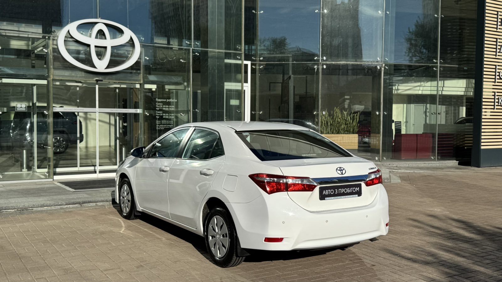 Toyota COROLLA 2018 року, Седан, Тойота Центр Київ "Автосаміт Укравто", м.Київ | Фото № 2 Toyota COROLLA 2018 року з пробігом 105441 км, Седан, Тойота Центр Київ "Автосаміт Укравто", м.Київ - 505000 ГРН | Фото № 2