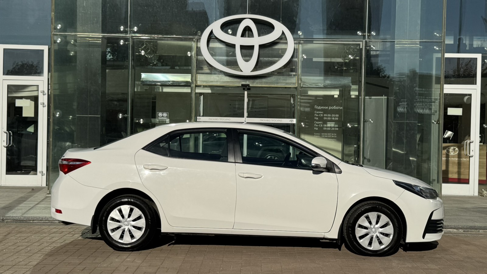 Toyota COROLLA 2018 року, Седан, Тойота Центр Київ "Автосаміт Укравто", м.Київ | Фото № 16 Toyota COROLLA 2018 року з пробігом 105441 км, Седан, Тойота Центр Київ "Автосаміт Укравто", м.Київ - 505000 ГРН | Фото № 16