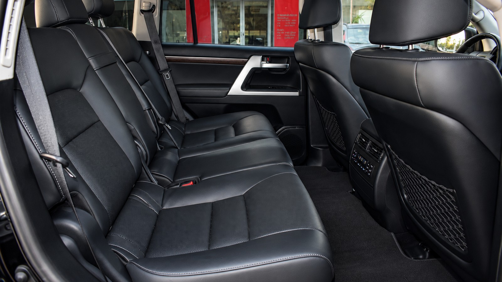 Toyota LAND CRUISER 2018 року, Універсал, Тойота Центр Житомир "Стар - Кар", м.Житомир | Фото № 7 Toyota LAND CRUISER 2018 року з пробігом 160920 км, Універсал, Тойота Центр Житомир "Стар - Кар", м.Житомир - 2209080 ГРН | Фото № 7