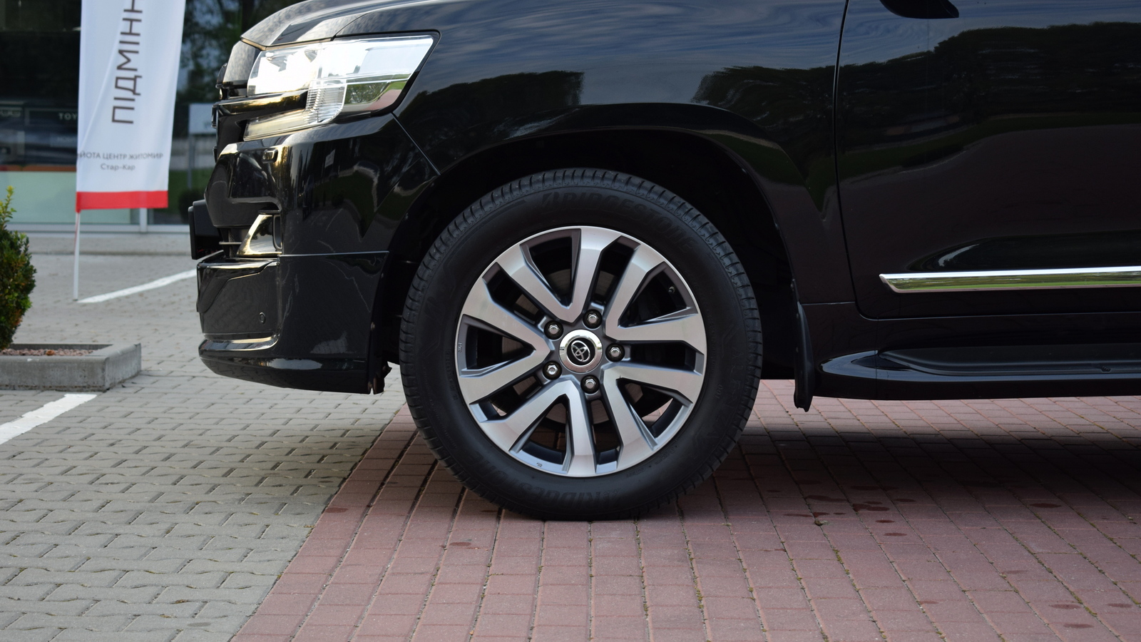 Toyota LAND CRUISER 2018 року, Універсал, Тойота Центр Житомир "Стар - Кар", м.Житомир | Фото № 16 Toyota LAND CRUISER 2018 року з пробігом 160920 км, Універсал, Тойота Центр Житомир "Стар - Кар", м.Житомир - 2209080 ГРН | Фото № 16