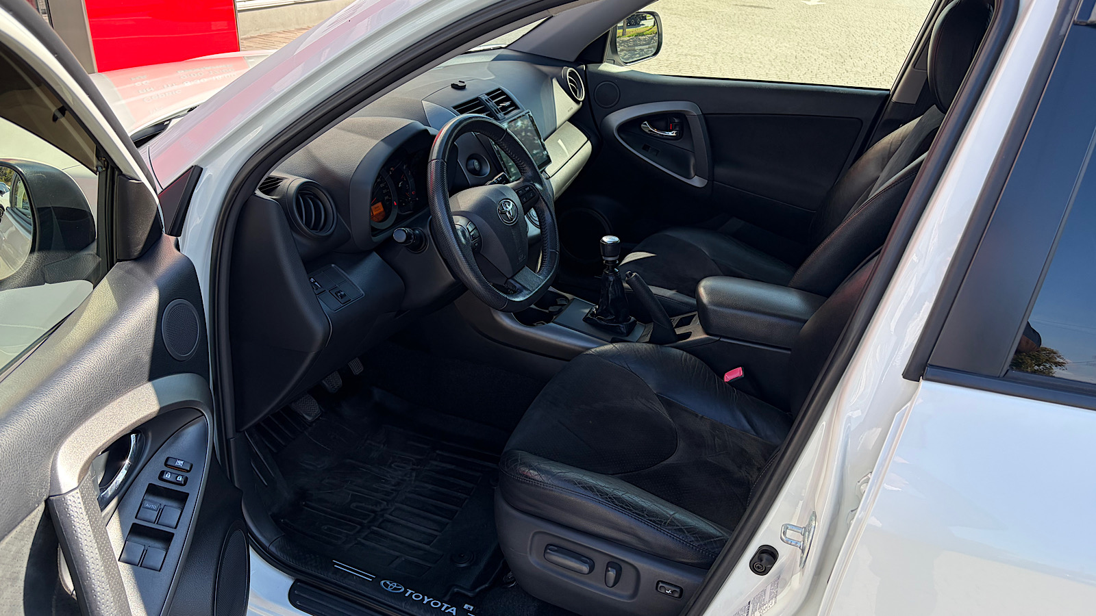 Toyota RAV4 2012 року, Універсал, Тойота Центр Запоріжжя "Восток Автомир", м.Запоріжжя | Фото № 12 Toyota RAV4 2012 року з пробігом 252069 км, Універсал, Тойота Центр Запоріжжя "Восток Автомир", м.Запоріжжя - 539955 ГРН | Фото № 12