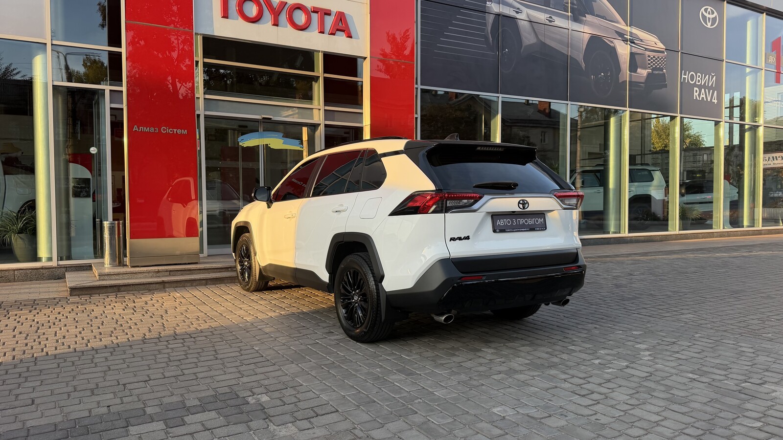 Toyota RAV4 2022 року, Універсал, Тойота Центр Кривий Ріг "Алмаз Сістем", м.Кривий Ріг | Фото № 2 Toyota RAV4 2022 року з пробігом 67216 км, Універсал, Тойота Центр Кривий Ріг "Алмаз Сістем", м.Кривий Ріг - 1235000 ГРН | Фото № 2