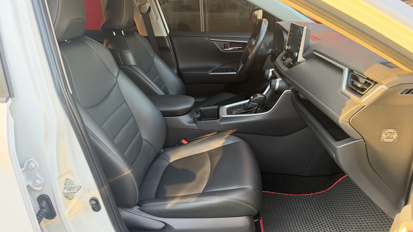 Toyota RAV4 2022 року, Універсал, Тойота Центр Кривий Ріг "Алмаз Сістем", м.Кривий Ріг | Фото № 6 Toyota RAV4 2022 року з пробігом 67216 км, Універсал, Тойота Центр Кривий Ріг "Алмаз Сістем", м.Кривий Ріг - 1235000 ГРН | Фото № 6