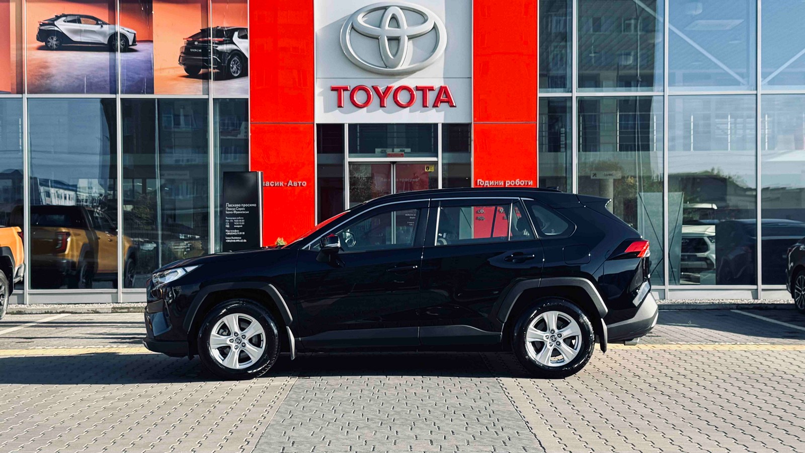 Toyota RAV4 2020 року з пробігом 126366 км, Універсал, Тойота Центр Івано-Франківськ "Класик-Авто", м.Івано-Франківськ - 1200000 ГРН | Фото № 3