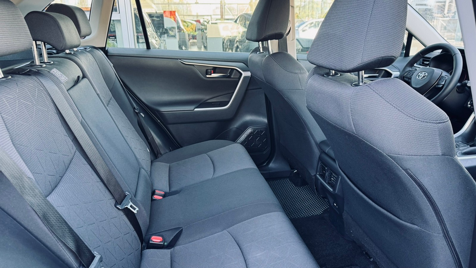 Toyota RAV4 2020 року з пробігом 126366 км, Універсал, Тойота Центр Івано-Франківськ "Класик-Авто", м.Івано-Франківськ - 1200000 ГРН | Фото № 7