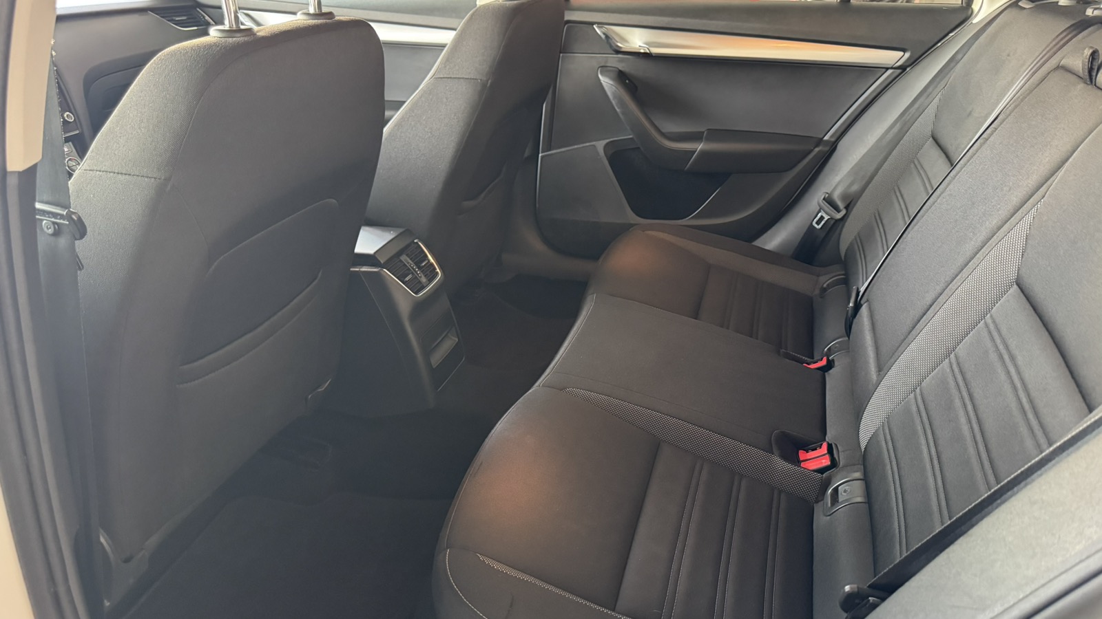 Інші авто SKODA OCTAVIA 2018 року з пробігом 119350 км, Універсал, Тойота Центр Київ "Автосаміт Укравто", м.Київ - 721450 ГРН | Фото № 11