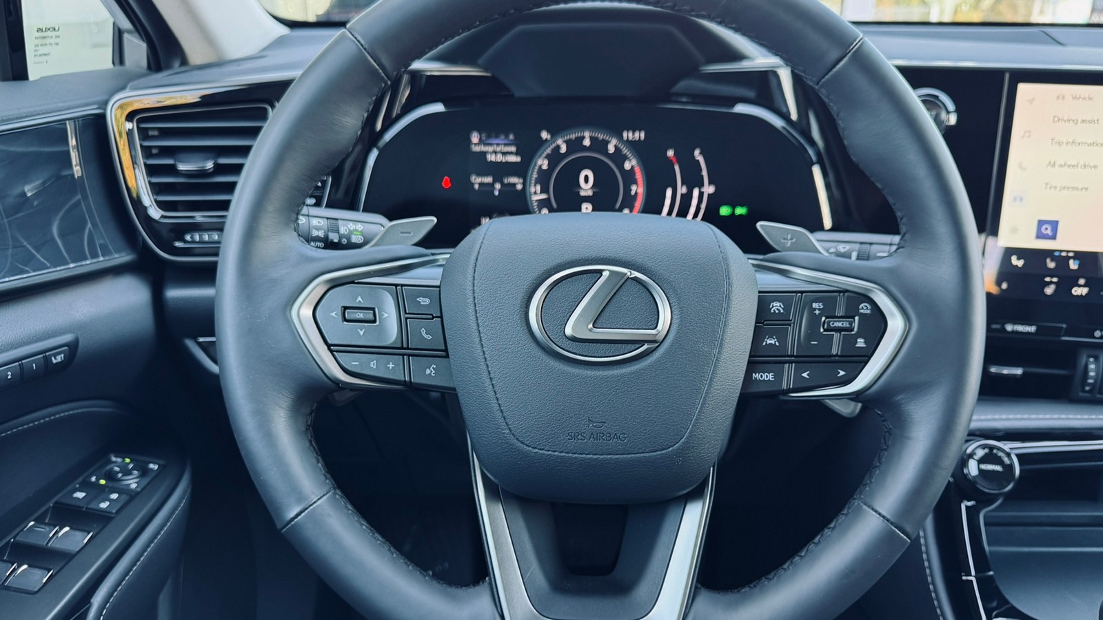 Lexus NX 350 2024 року, Універсал, Тойота Центр Івано-Франківськ "Класик-Авто", м.Івано-Франківськ | Фото № 13 Lexus NX 350 2024 року з пробігом 3412 км, Універсал, Тойота Центр Івано-Франківськ "Класик-Авто", м.Івано-Франківськ - 2393000 ГРН | Фото № 13