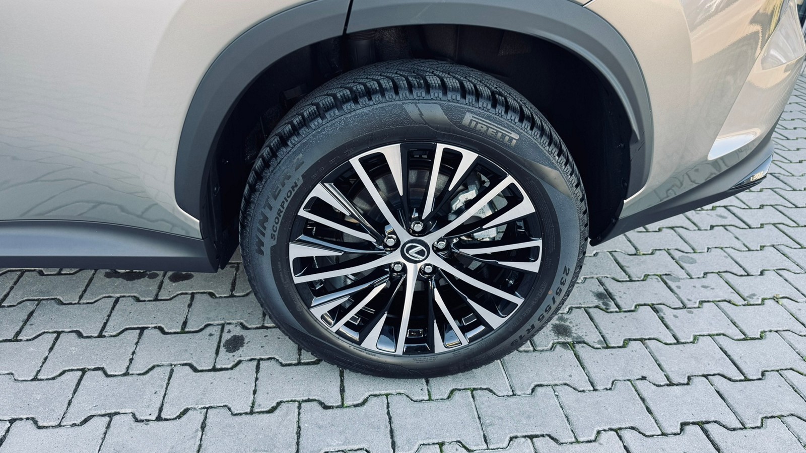 Lexus NX 350 2024 року, Універсал, Тойота Центр Івано-Франківськ "Класик-Авто", м.Івано-Франківськ | Фото № 16 Lexus NX 350 2024 року з пробігом 3412 км, Універсал, Тойота Центр Івано-Франківськ "Класик-Авто", м.Івано-Франківськ - 2393000 ГРН | Фото № 16
