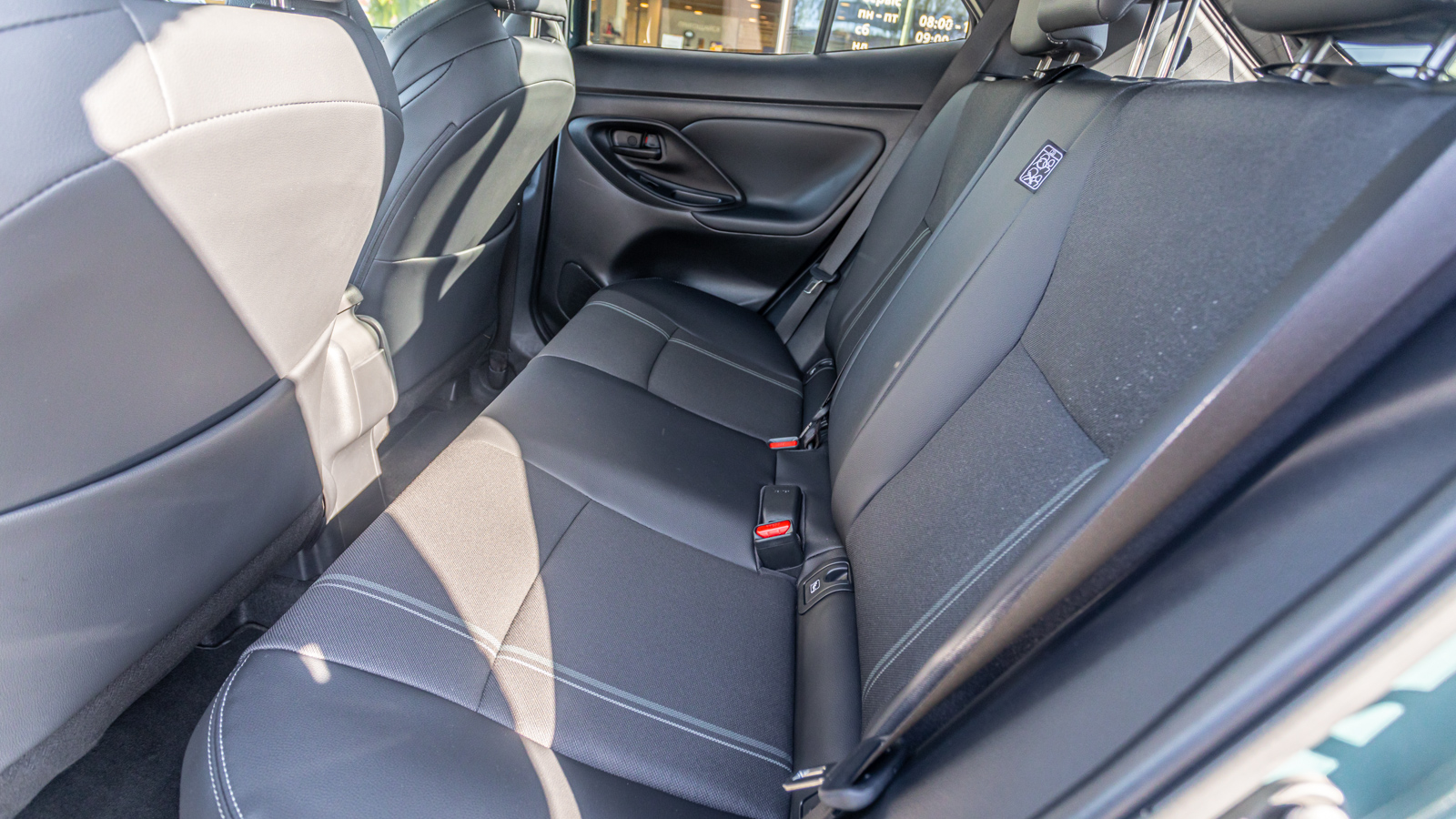 Toyota YARIS CROSS 2025 року, Хетчбек, Тойота Центр Дніпро "Алмаз Мотор" на Запорізькому шосе, м.Дніпро | Фото № 13 Toyota YARIS CROSS 2025 року з пробігом 3406 км, Хетчбек, Тойота Центр Дніпро "Алмаз Мотор" на Запорізькому шосе, м.Дніпро - 1500000 ГРН | Фото № 13