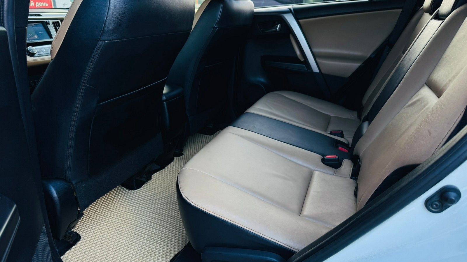 Toyota RAV4 2018 року з пробігом 218043 км, Універсал, Тойота Центр Тернопіль "Кристал Моторс", м.Тернопіль - 850000 ГРН | Фото № 11