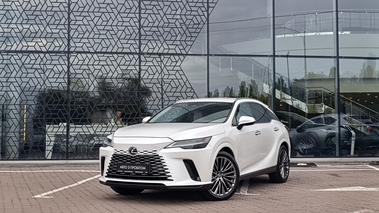 Lexus RX 450h+ 2025 року, Універсал, Лексус Київ Захід, м.Київ | Фото № 1 Lexus RX 450h+ 2025 року з пробігом 8272 км, Універсал, Лексус Київ Захід, м.Київ - 3710000 ГРН | Фото № 1