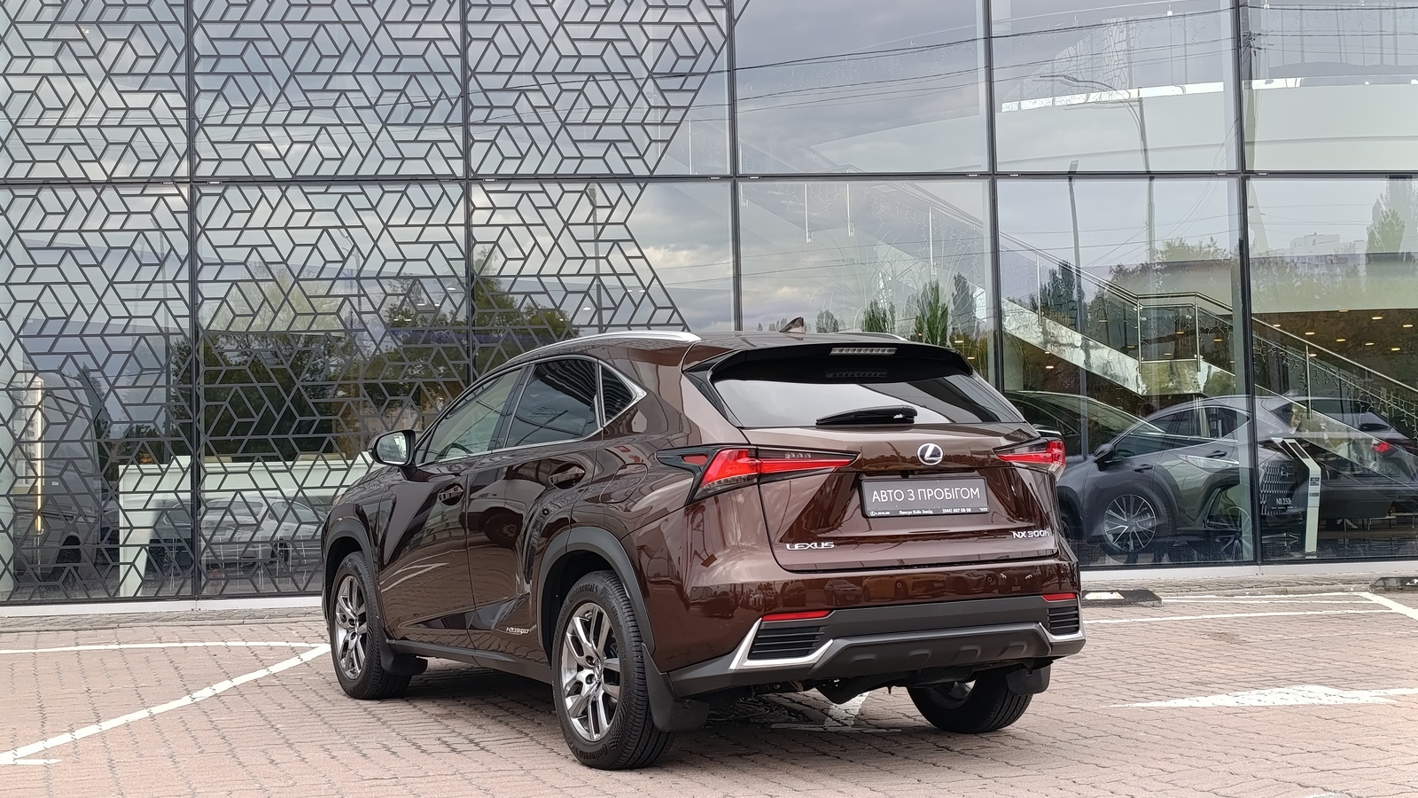 Lexus NX 2018 року, Універсал, Лексус Київ Захід, м.Київ | Фото № 2 Lexus NX 2018 року з пробігом 148142 км, Універсал, Лексус Київ Захід, м.Київ - 1300000 ГРН | Фото № 2