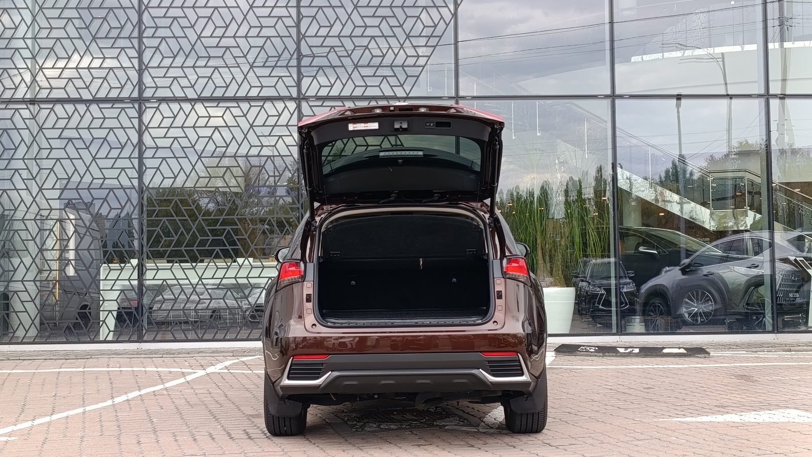 Lexus NX 2018 року, Універсал, Лексус Київ Захід, м.Київ | Фото № 10 Lexus NX 2018 року з пробігом 148142 км, Універсал, Лексус Київ Захід, м.Київ - 1300000 ГРН | Фото № 10