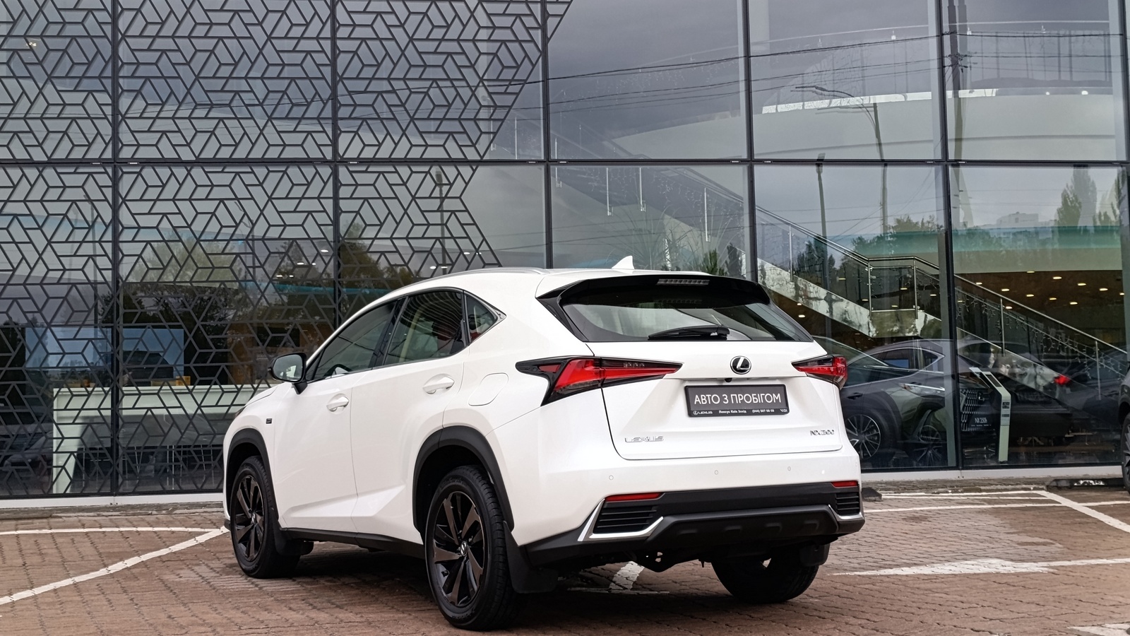 Lexus NX 2020 року, Універсал, Лексус Київ Захід, м.Київ | Фото № 2 Lexus NX 2020 року з пробігом 44513 км, Універсал, Лексус Київ Захід, м.Київ - 1500000 ГРН | Фото № 2