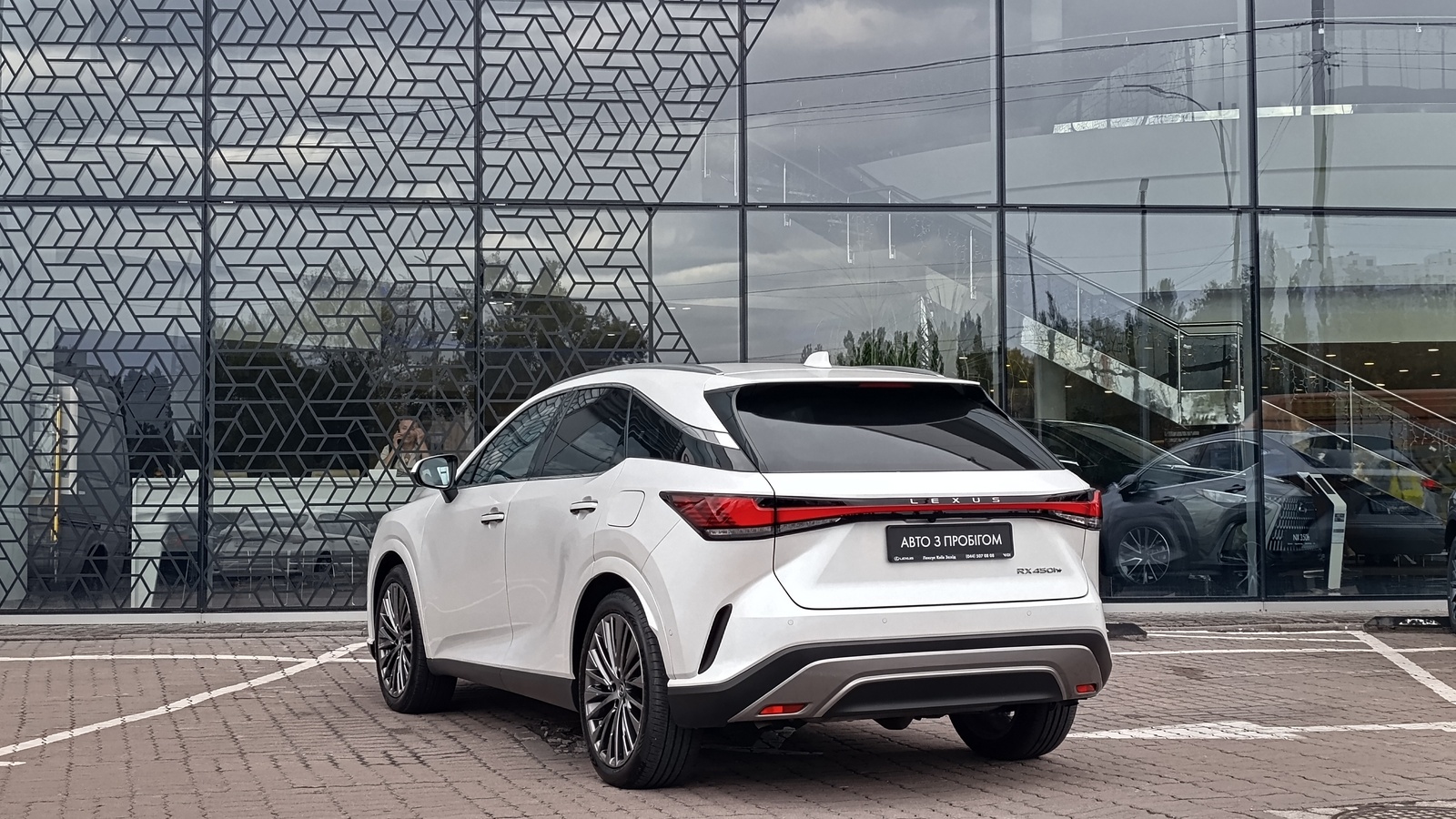 Lexus RX 450h+ 2025 року, Універсал, Лексус Київ Захід, м.Київ | Фото № 2 Lexus RX 450h+ 2025 року з пробігом 8272 км, Універсал, Лексус Київ Захід, м.Київ - 3710000 ГРН | Фото № 2