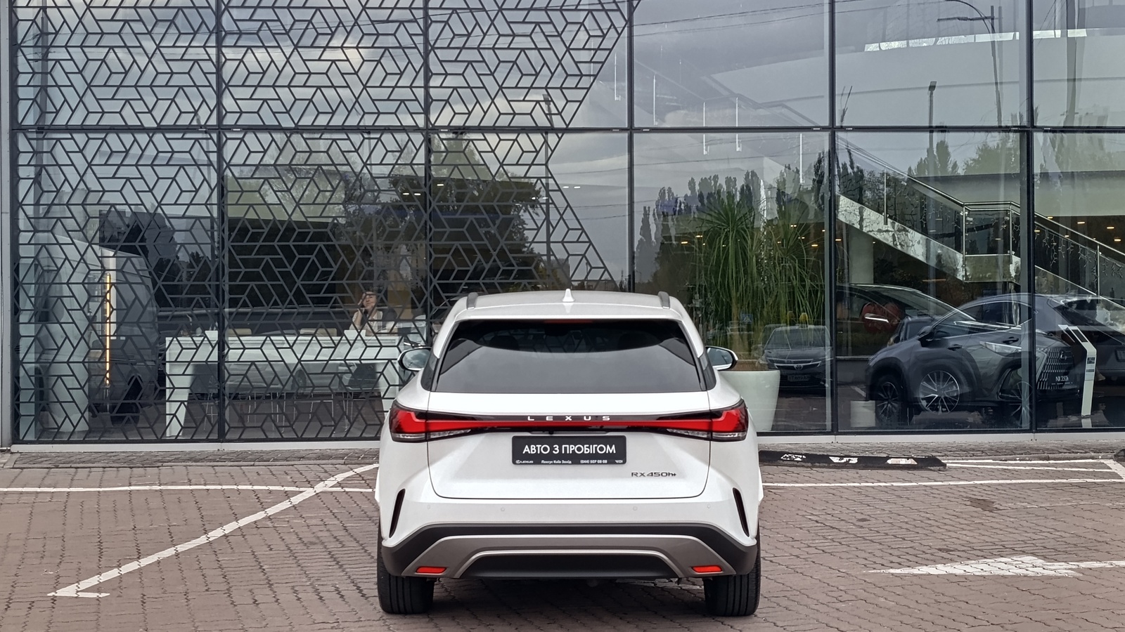 Lexus RX 450h+ 2025 року, Універсал, Лексус Київ Захід, м.Київ | Фото № 4 Lexus RX 450h+ 2025 року з пробігом 8272 км, Універсал, Лексус Київ Захід, м.Київ - 3710000 ГРН | Фото № 4