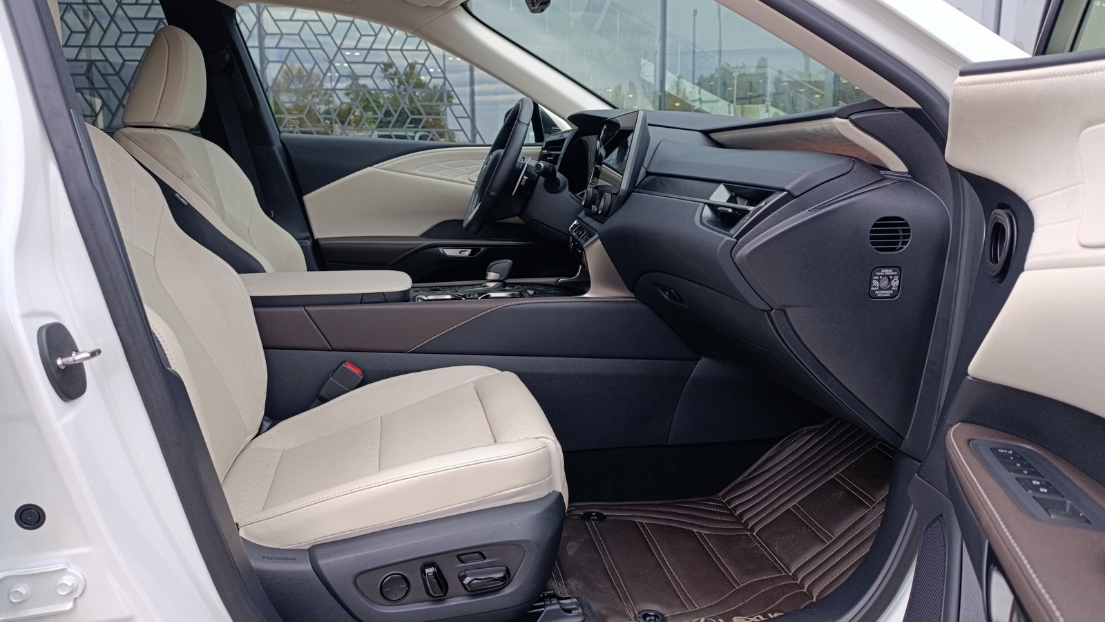 Lexus RX 450h+ 2025 року, Універсал, Лексус Київ Захід, м.Київ | Фото № 6 Lexus RX 450h+ 2025 року з пробігом 8272 км, Універсал, Лексус Київ Захід, м.Київ - 3710000 ГРН | Фото № 6