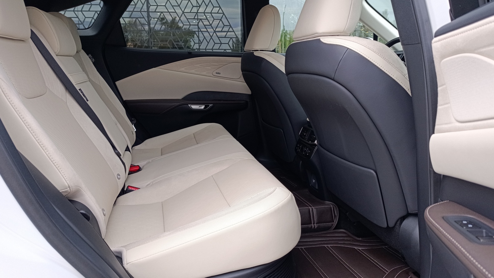 Lexus RX 450h+ 2025 року, Універсал, Лексус Київ Захід, м.Київ | Фото № 7 Lexus RX 450h+ 2025 року з пробігом 8272 км, Універсал, Лексус Київ Захід, м.Київ - 3710000 ГРН | Фото № 7