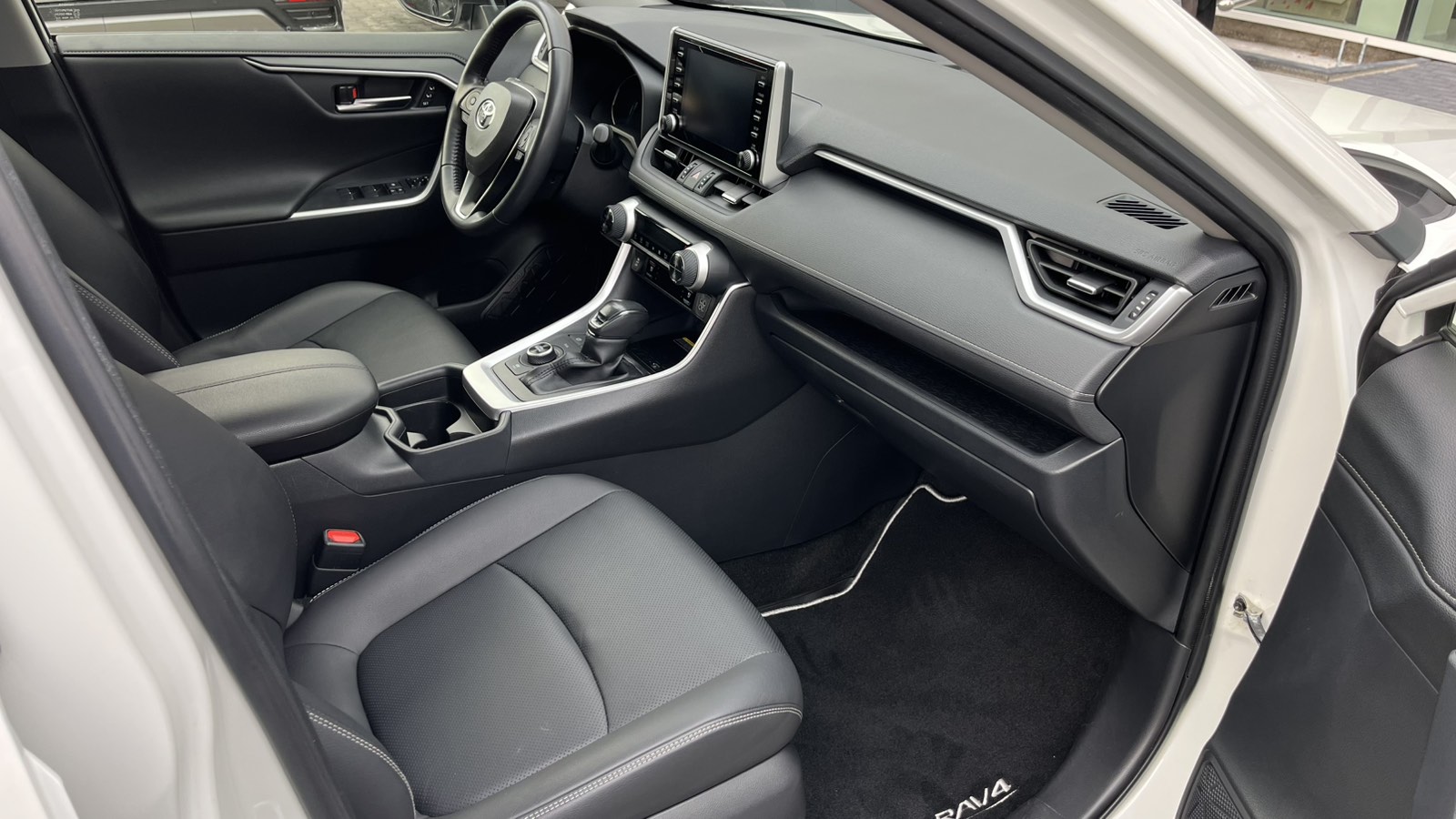 Toyota RAV4 2020 року, Універсал, Тойота Центр Хмельницький "Гранд Мотор", м.Хмельницький | Фото № 5 Toyota RAV4 2020 року з пробігом 91593 км, Універсал, Тойота Центр Хмельницький "Гранд Мотор", м.Хмельницький - 1623000 ГРН | Фото № 5
