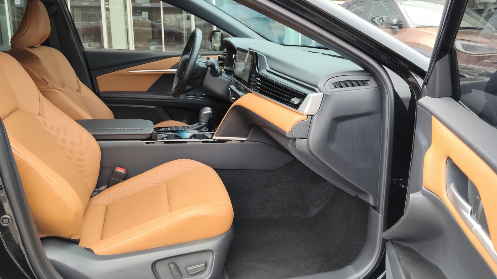 Toyota CAMRY 2025 року, Седан, Тойота Центр Київ "ВіДі Автострада", м.Київ | Фото № 6 Toyota CAMRY 2025 року з пробігом 18248 км, Седан, Тойота Центр Київ "ВіДі Автострада", м.Київ - 2070000 ГРН | Фото № 6