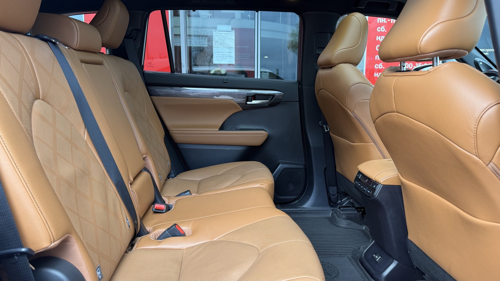 Toyota HIGHLANDER 2023 року, Універсал, Тойота Центр Вінниця "Преміум Мотор", м.Вінниця | Фото № 7 Toyota HIGHLANDER 2023 року з пробігом 30326 км, Універсал, Тойота Центр Вінниця "Преміум Мотор", м.Вінниця - 2745000 ГРН | Фото № 7