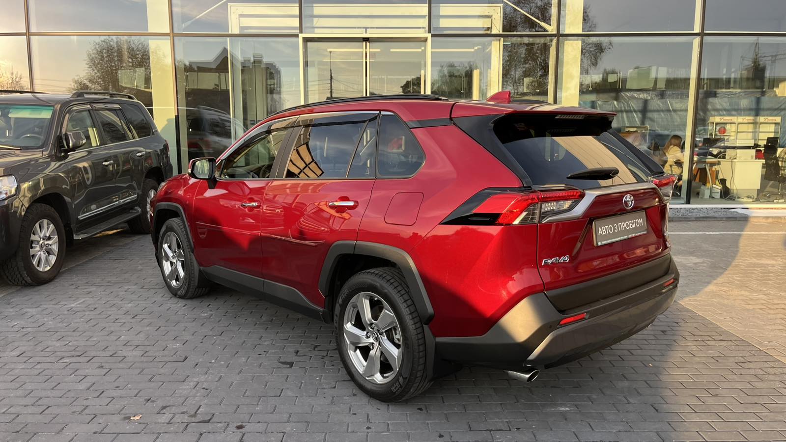 Toyota RAV4 2019 року, Універсал, Тойота Центр Хмельницький "Гранд Мотор", м.Хмельницький | Фото № 2 Toyota RAV4 2019 року з пробігом 109602 км, Універсал, Тойота Центр Хмельницький "Гранд Мотор", м.Хмельницький - 1251000 ГРН | Фото № 2